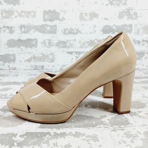 Clarks Artisians Jenness  Sand Tan Patent Leather Peep Toe Heels M844